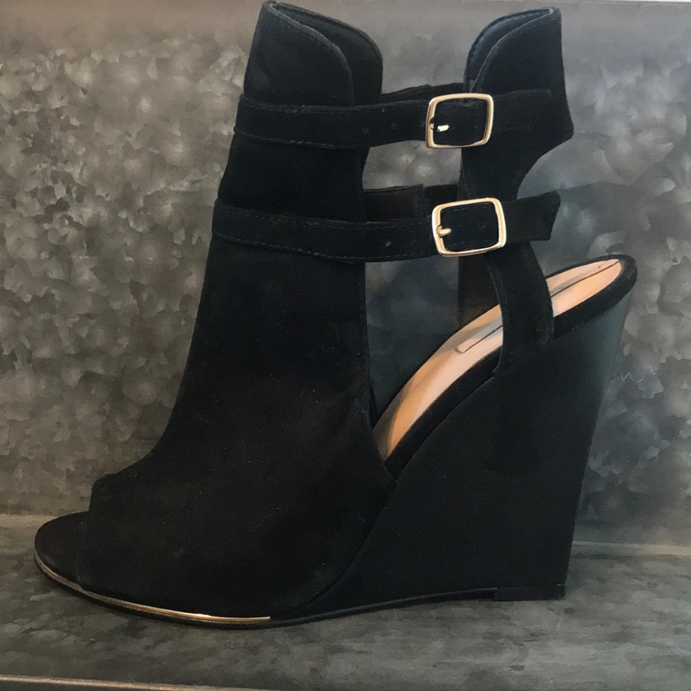 Black Aldo Wedges size 8.5 fits 8 - 8.5